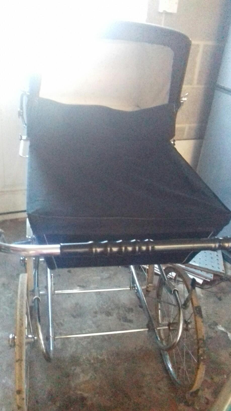 Silver Cross Durham Rose Coach Built pram in LS12 Leeds for £120.00 for