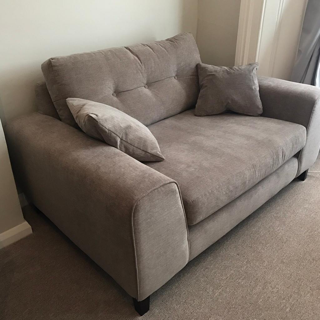 Sofology loveseat snuggler sofa Demure in N19 Islington für 375,00
