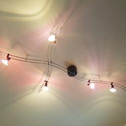 Vendo bellissimo lampadario di circa 1,5 mt a 5 punti luci con bellissimi effetti luce sul soffitto