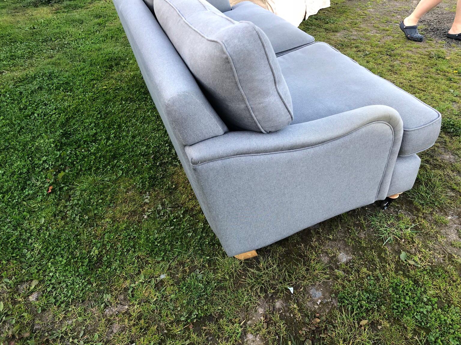 Dfs country living grand gower sofa in WR13 Hills for £145.00 for sale