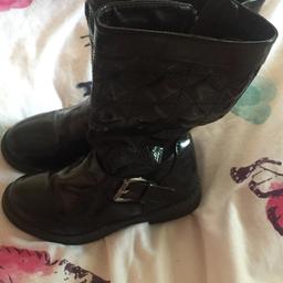 Black patent boots size 9 
Collection from kingshurst