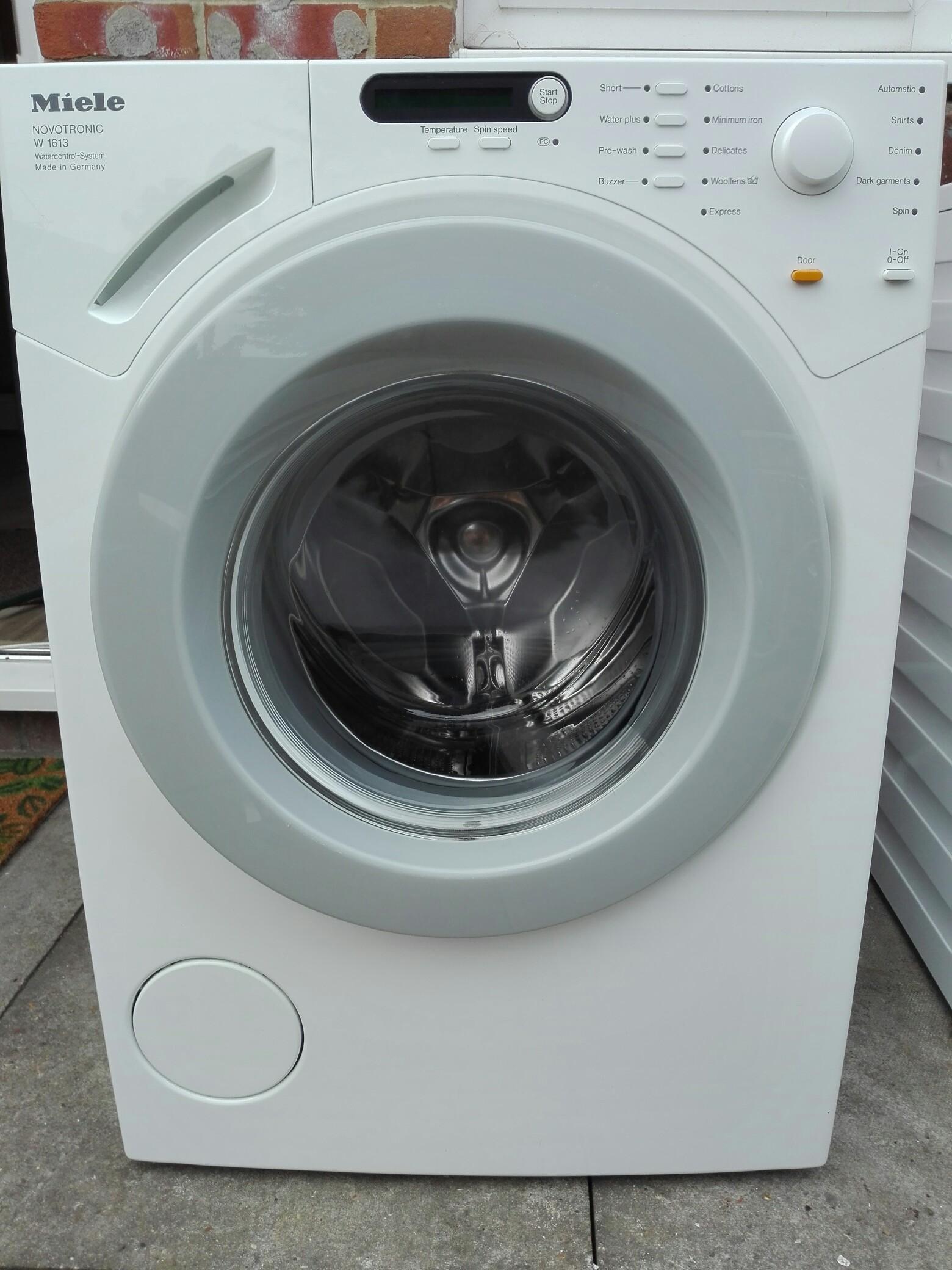 Miele Novotronic W1613 washing machine in DA11 Northfleet für 180,00