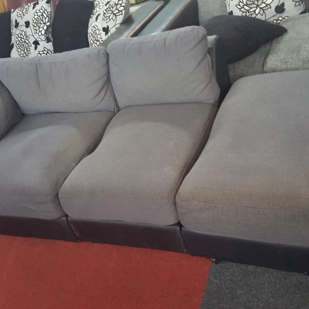 Corner sofa in WN8 Lancashire for £25.00 for sale Shpock