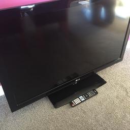 Lg 42” lcd full hd 1080 tv for sale, superb condition, screen in perfect condition with no scratches or dead pixels, only selling as weve upgraded to a 4K but honestly the picture on the 4K is no better than on the LG, it also has youtube etc however this has never been used so no idea how it works, comes with power lead and remote. Also has built in freeview with also free HD channels. Viewings welcome however wont go any lower on the price. 

£125 no offers.
