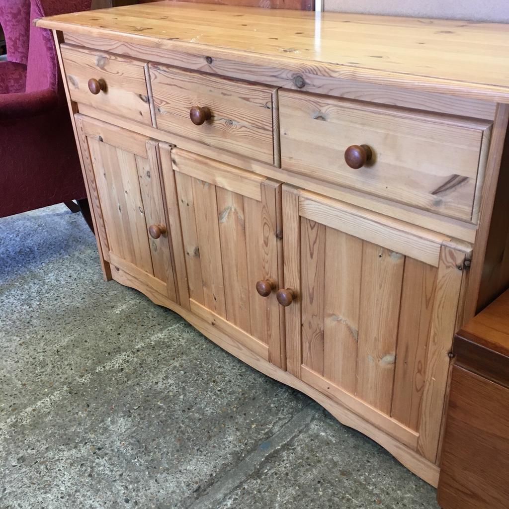 Sideboard pine wood in SM6 Sutton für £ 50,00 zum Verkauf Shpock AT