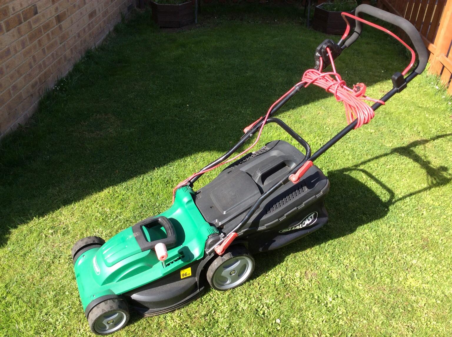 Qualcast electric rotary lawnmower deals 37cm 1600w