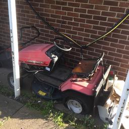 Lawnflite mower runs and cuts needs tyres battery and a bit off  TLC  grass box