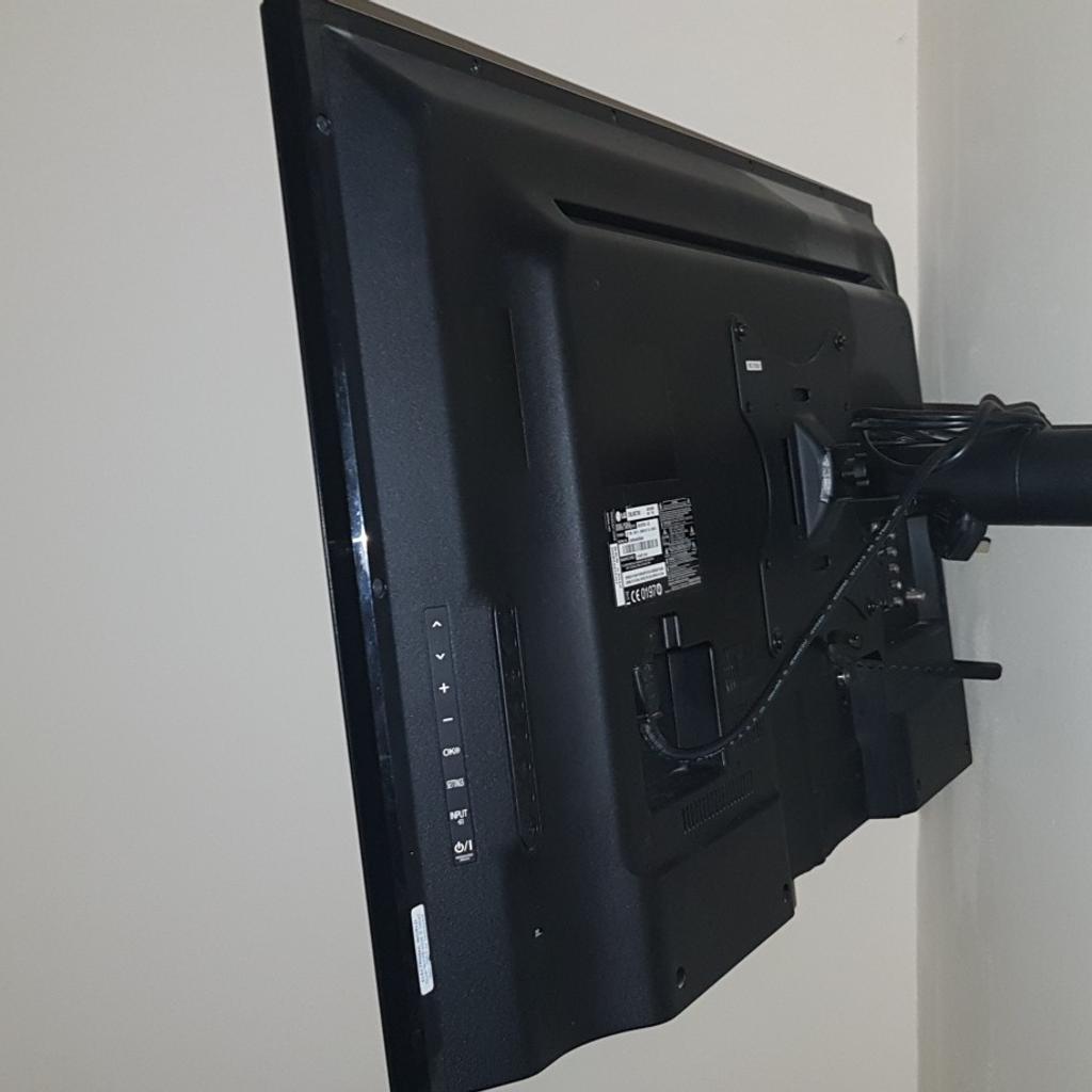39" lg smart full 1080p Hd *broken* in MK41 Bedford für £ 20,00 zum