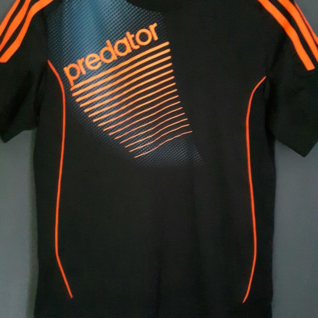 Adidas predator shorts and top set! in B38 Birmingham für 5,00 £ zum ...