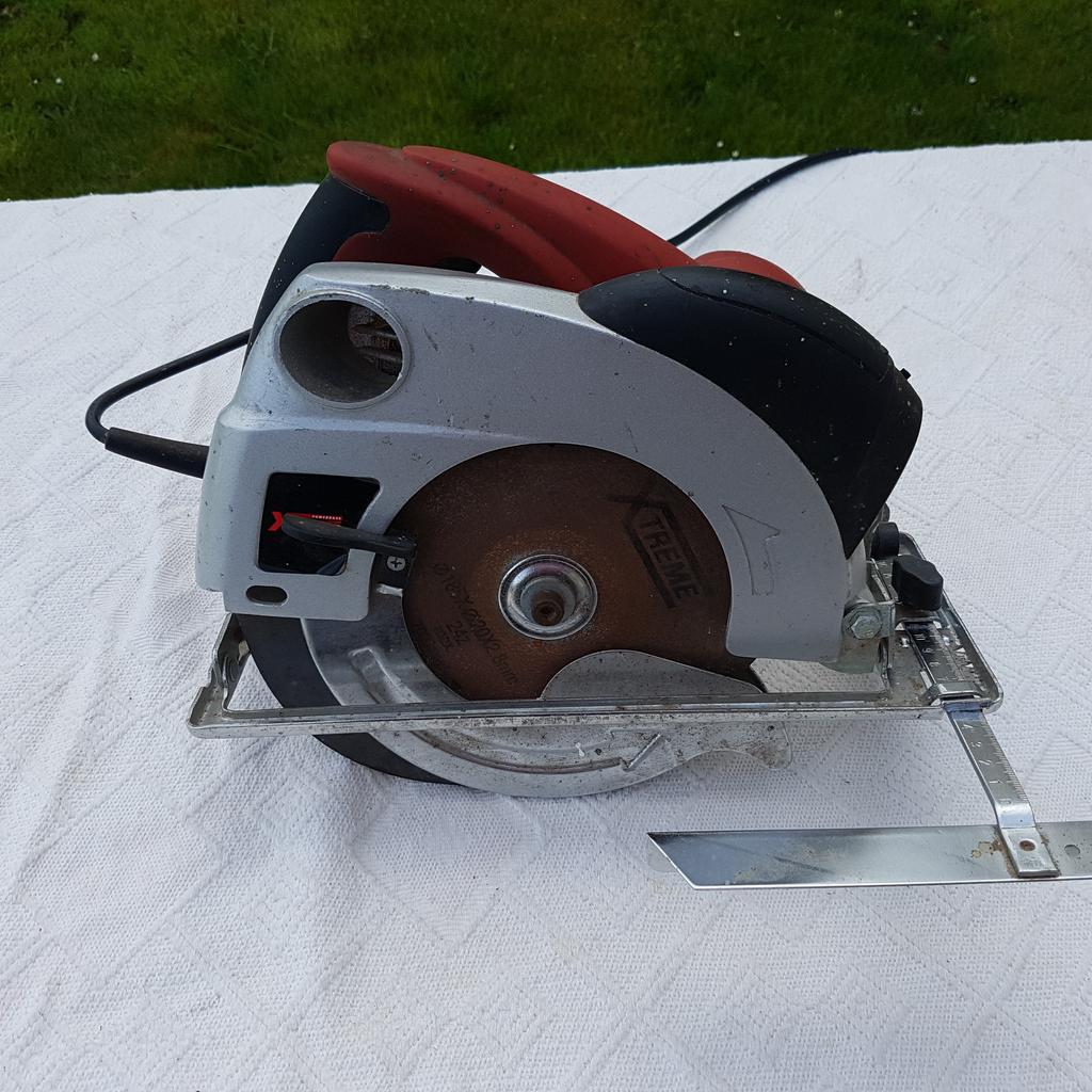 Powerbase circular online saw