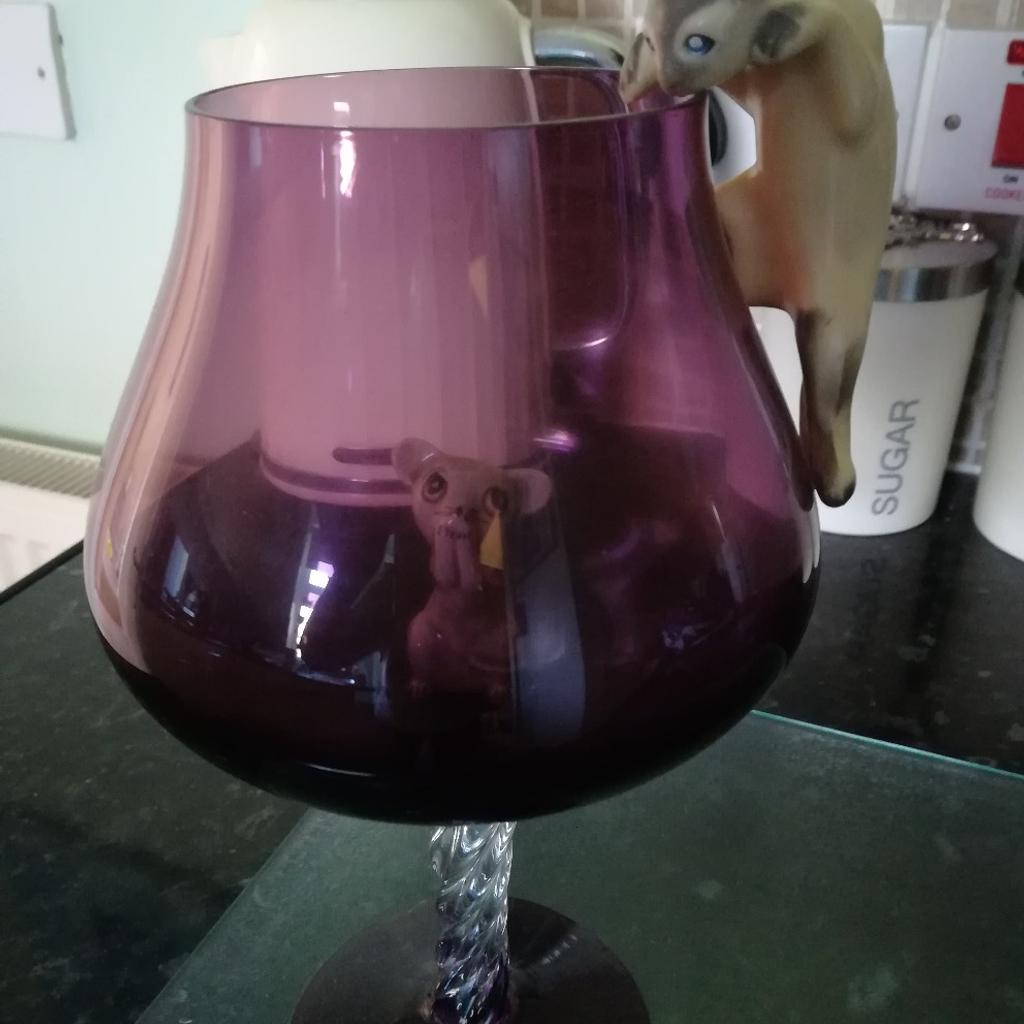 Glass vase withe cat n mouse in Doncaster for £15.00 for sale Shpock