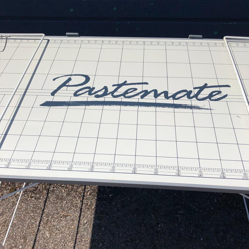 Pastemate wallpaper table in SG12 Hertfordshire für £ 25,00 zum Verkauf