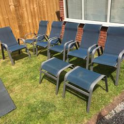 6 X garden chairs
2 X foot stools

Grey frame blue material, slight weather rust on chairs. No rips in the material , good condition!