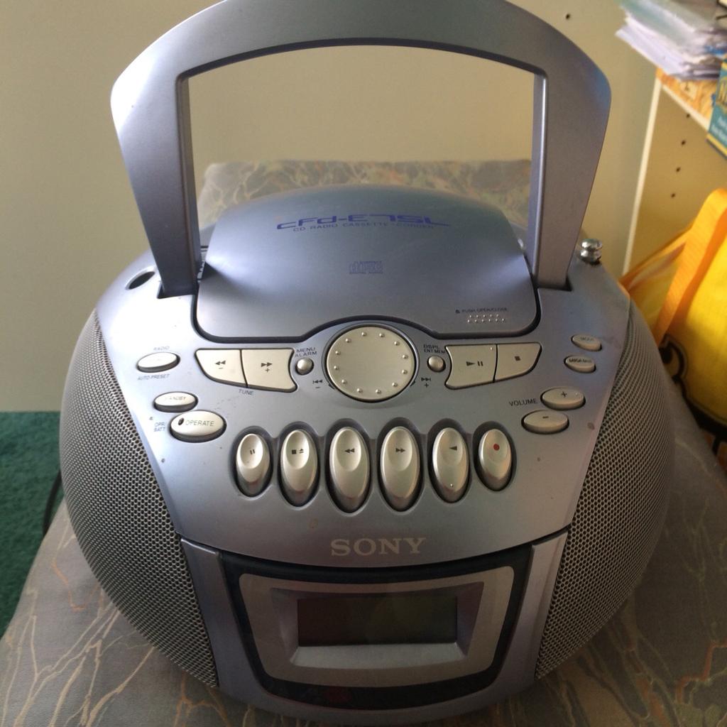 Sony CD Radio Cassette player in SM7 Banstead for £15.00 for sale Shpock