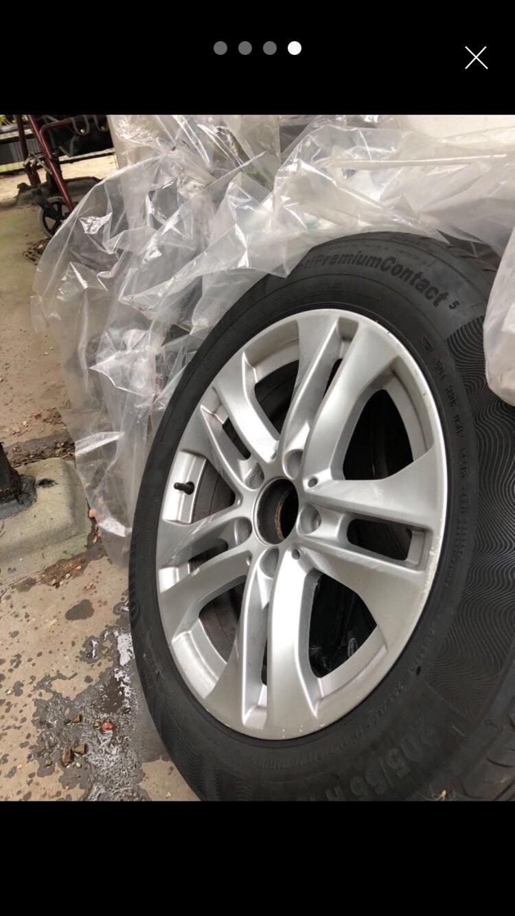 Mercedes 16 inch 2016 4 alloy wheels & tyres in EC1M London für 240,00 ...