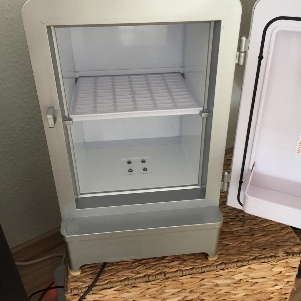 ACDC kleiner Kühlschrank top Zustand