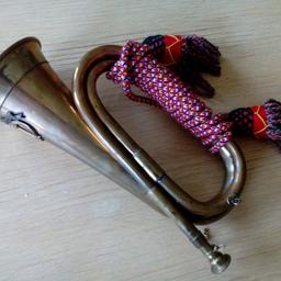 Posthorn aus Messing, gebraucht, original erhalten, mit Stoffkordel und zwei Bommeln
Versand gegen Gebühr möglich