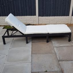 Sun lounger with cushions no need assemble already done for you 😎