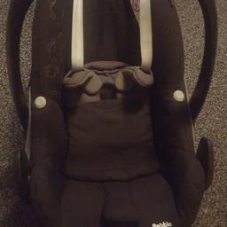 Black unisex maxi cosi car seat. Bargain price 20pounds
