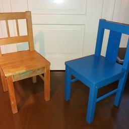 Der blaue Stuhl ist von Ikea 
Der andere ist auch ein wenig bemalt.

Preis für beide

Abholung in 73525 Schwäbisch Gmünd