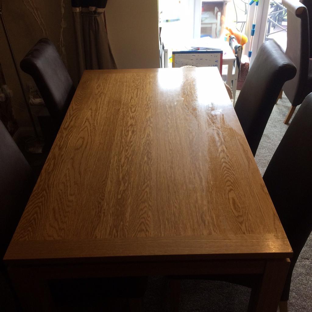 Solid Oak Scs Table and chairs in Wakefield für 50,00 £ zum Verkauf