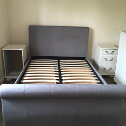 Double bed for sale
Lovely looking bed only 1 year old with storage beneath
Mattress good
Priced to sale quick as we are moving
Price drop
£99
Or will put into storage and keep.