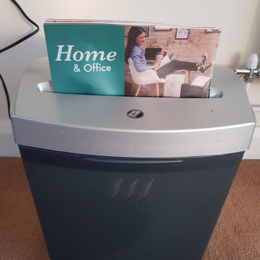 Lervia Cross Cut Shredder. in E7 Newham für 15,00 £ zum Verkauf Shpock DE