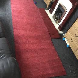 Ideal for someone with a small hallway or staircase. Approx 1 metre wide. Just under 4 metre in length. Brand new unused offcut.