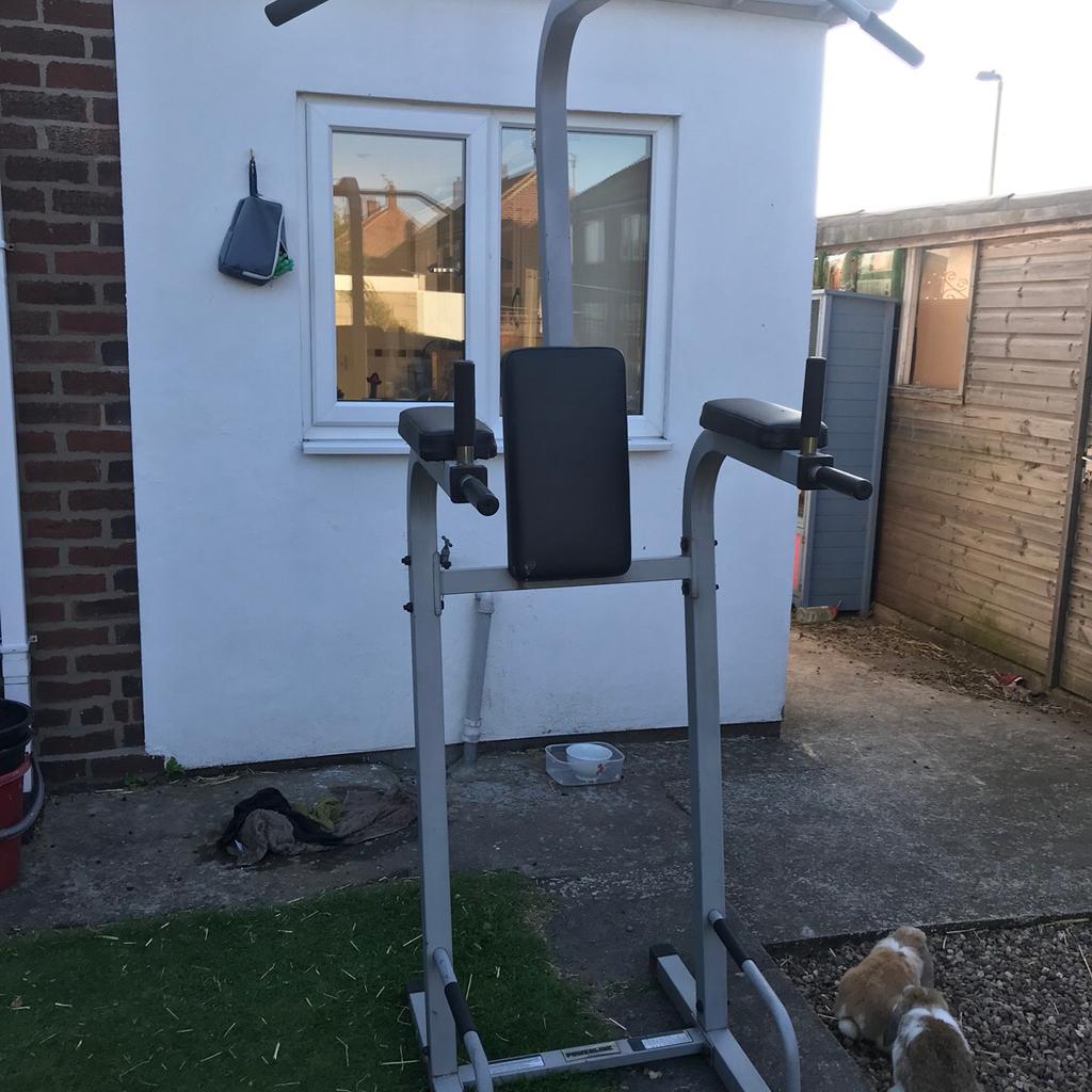 Pull up bar ab tower free in Wakefield für gratis zum Verkauf | Shpock AT