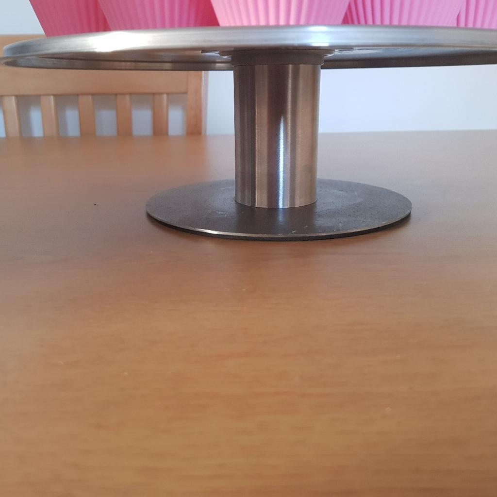 Swivel cake stand stainless steel in CW8 Barnton for £10.00 for sale Shpock