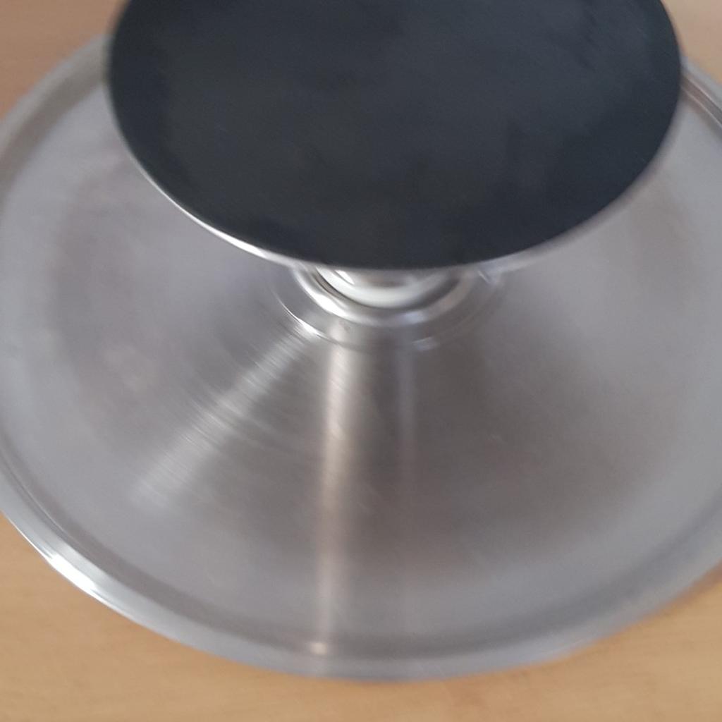 Swivel cake stand stainless steel in CW8 Barnton for £10.00 for sale Shpock