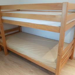Sehr selten benutztes, neuwertiges Etagenbett aus Holz. Höhe 1,40 m, Breite 0,97 m, Länge 2,08. Inkl. Lattenrost. Die Betten können auch als Einzelbetten gestellt werden. Verkauf ohne Matratzen!