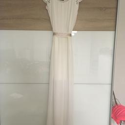 Verkaufe schönes langes weißes Sommerkleid aus Italien
Einheitsgröße
Inkl Gürtel