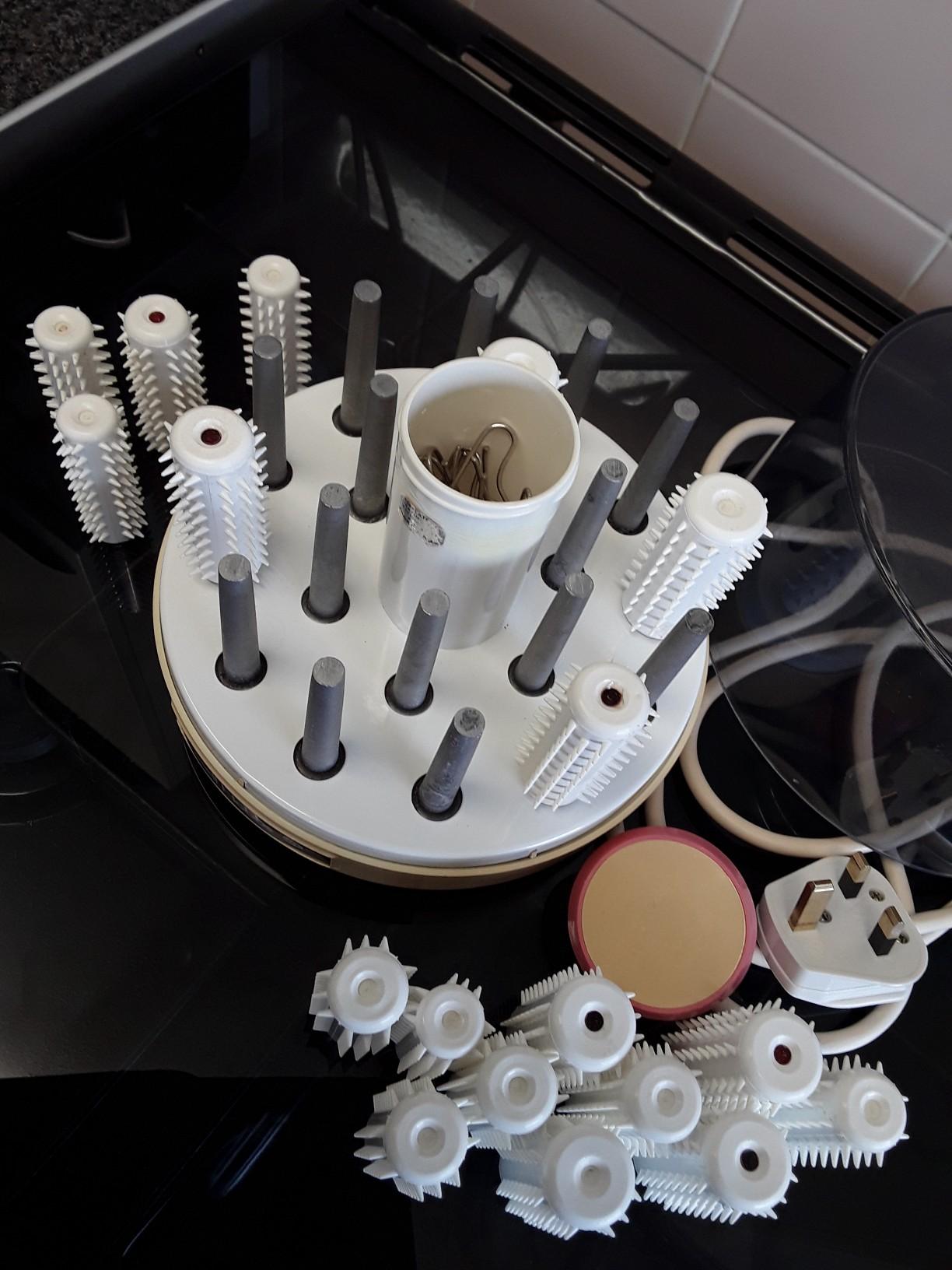 Russell Hobbs heated rollers 1970s in SS2Sea für £ 5,50 zum Verkauf