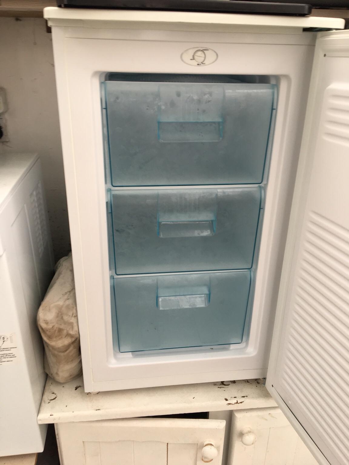 Swan Under Counter Frost Free Freezer in CR0 Sutton für £ 30,00 zum