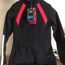 New women’s cycling jacket. With tags. Water resistant, breathable, windproof. Pockets at back for water.

X3 available in size 12 (36ins)
X4 available in size 14 (38ins)
[As they are slim fit you can go a size up]

(Men’s also available see my page)