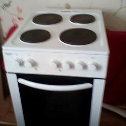 This electrical cooker works and good conditions