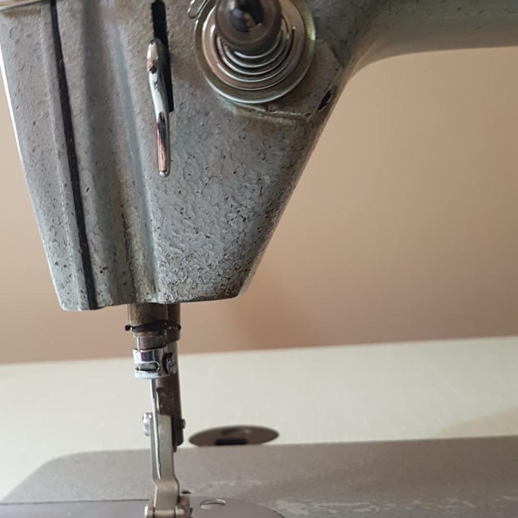 Janome DB J701 industrial sewing machine in BB10 Burnley für £ 200,00