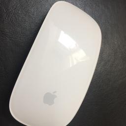 Bluetooth-Mouse von Apple, schickes Design, voll funktionstüchtig, leichte Gebrauchsspuren an Unterseite; 2014 gekauft, jedoch nur 1 Jahr genutzt