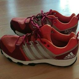 • Adidas Running Schuhe
• galaxy trail
• Einmal anprobiert -> Neu
• Größe 40
> US Größe 8 male
• Versand möglich