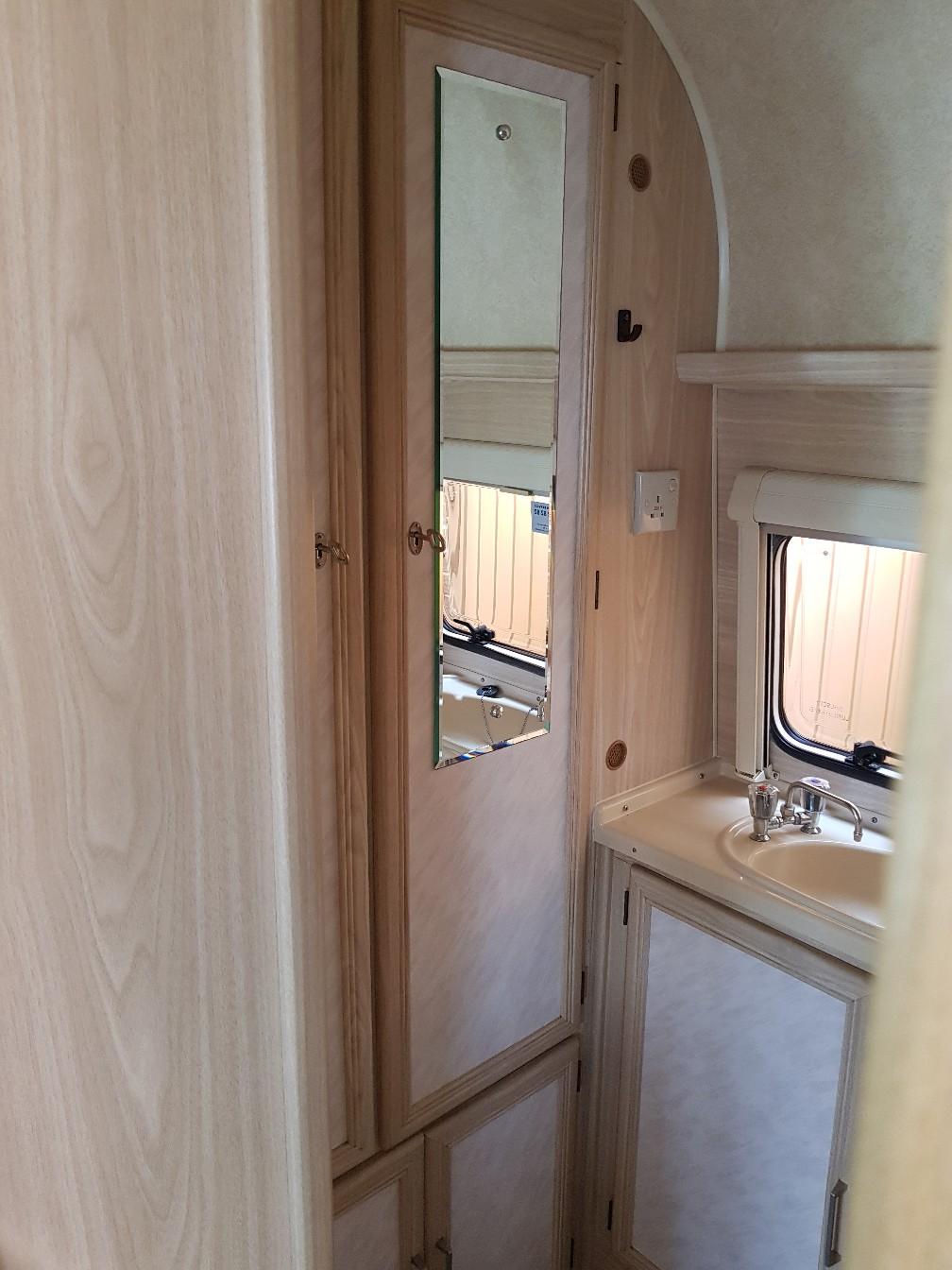 1994-lunar-clubman-520-4-berth-caravan-in-wn4-wigan-f-r-1-850-00-zum
