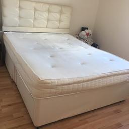 A good king size bed with drawers, matress included.
Collection from nn1.
Need gone ASAP because of moving.