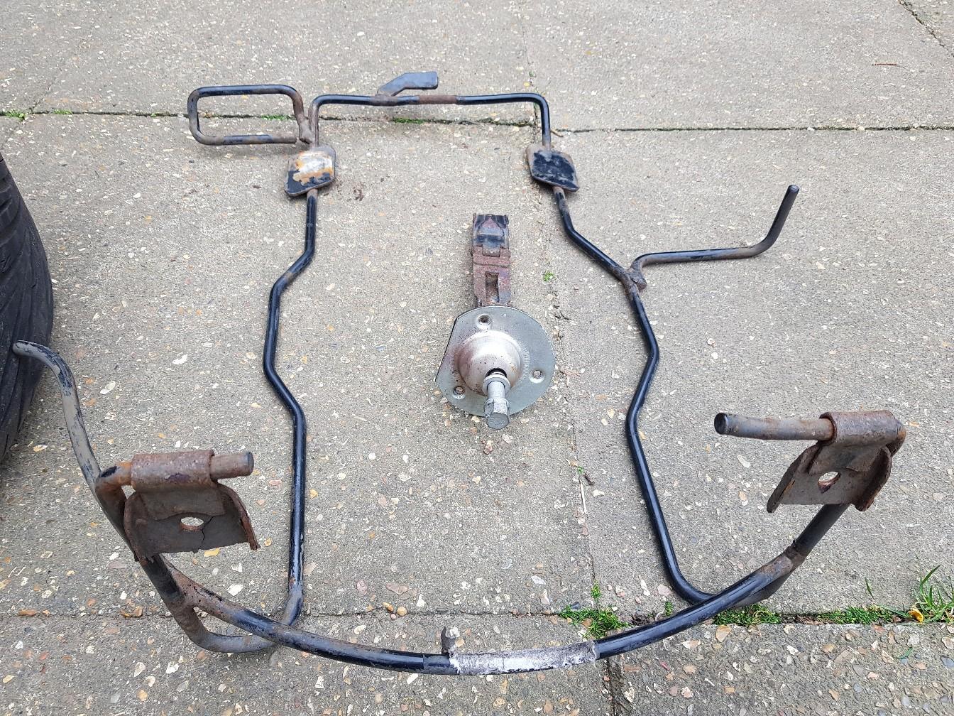 Vauxhall zafira spare wheel and carrier in IG10 Forest for £100.00 for