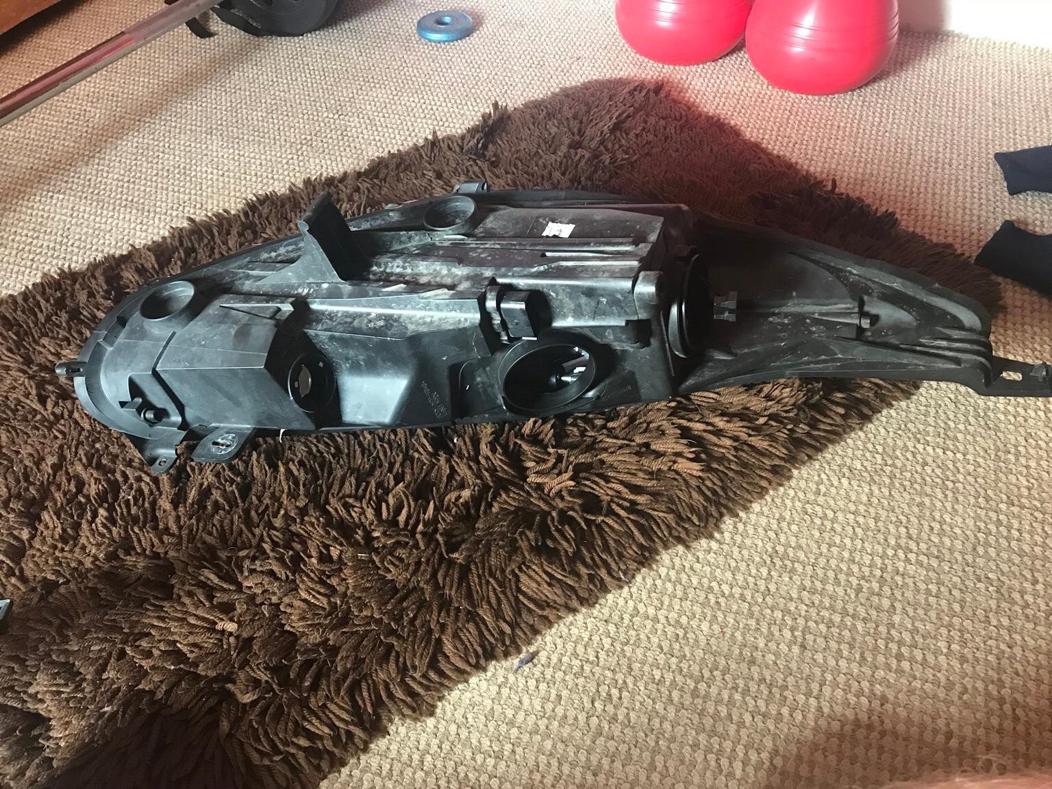 Ford Fiesta 1.0 eco boost zetec s head lights in Tonypandy für £ 60,00