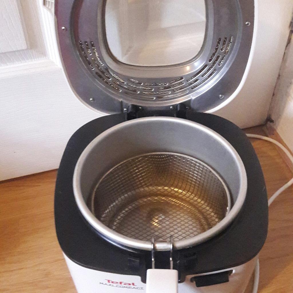 Tefal maxi compact deep fat fryer in TS1 Middlesbrough für 15,00 £ zum