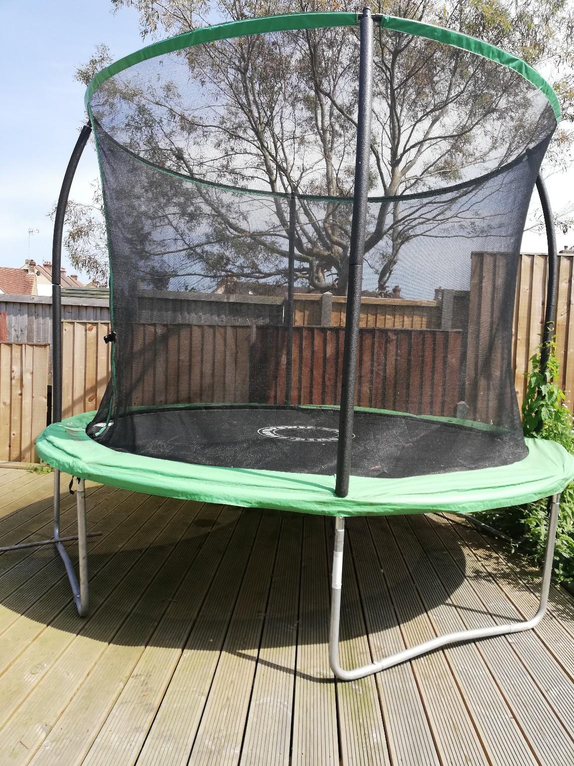 Trampoline with enclosure in fab condition in ME8 Gillingham für £ 20,00 zum Verkauf Shpock AT