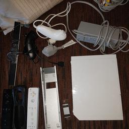 joblot
includong nintendo ds light blue colour 
not got power cable will chuck it in the full bundle