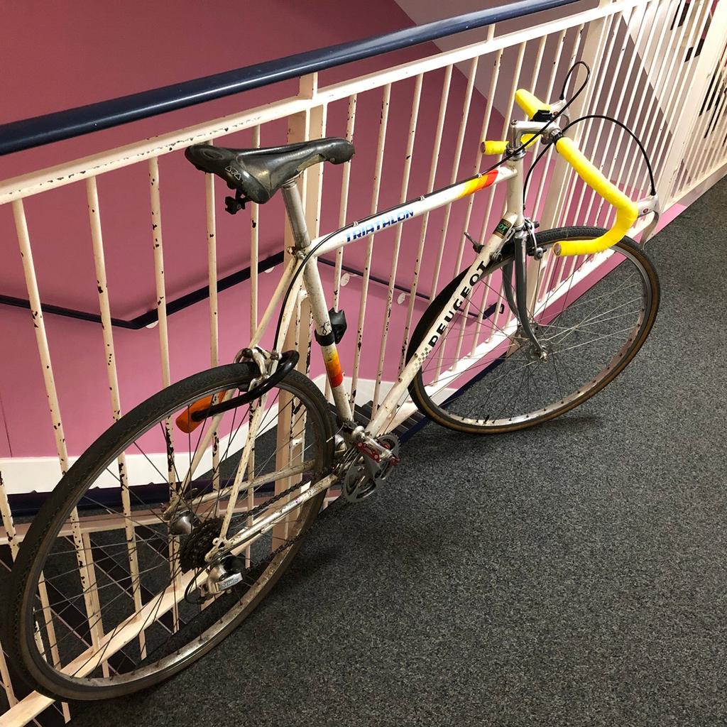 Peugeot Triathlon Reynolds 501 vintage bike in N7 Islington for