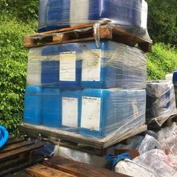 25 ltr drums I have approx 700 on pallets ready to go can fork lift on from my end