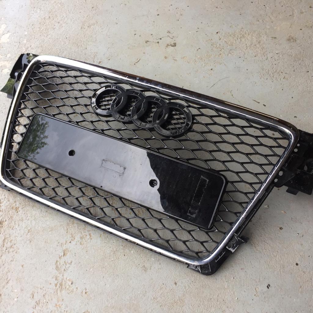 Audi A4 B8 Khlergrill